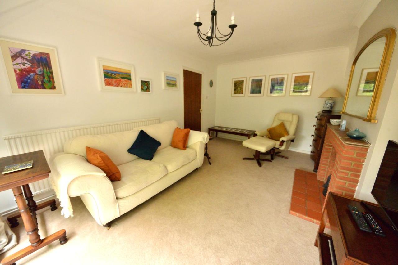 Cosy House, A Train Spotter'S Delight! Villa New Alresford Exterior foto