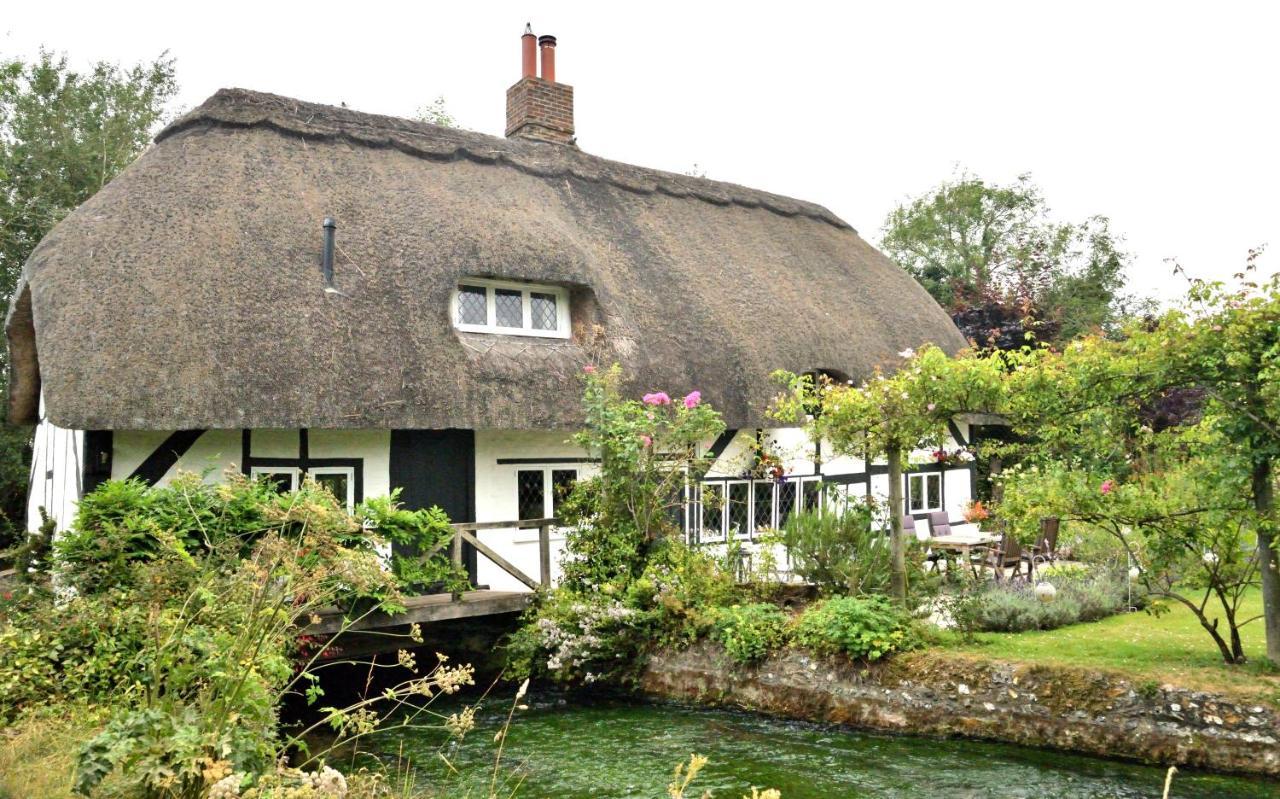 Cosy House, A Train Spotter'S Delight! Villa New Alresford Exterior foto